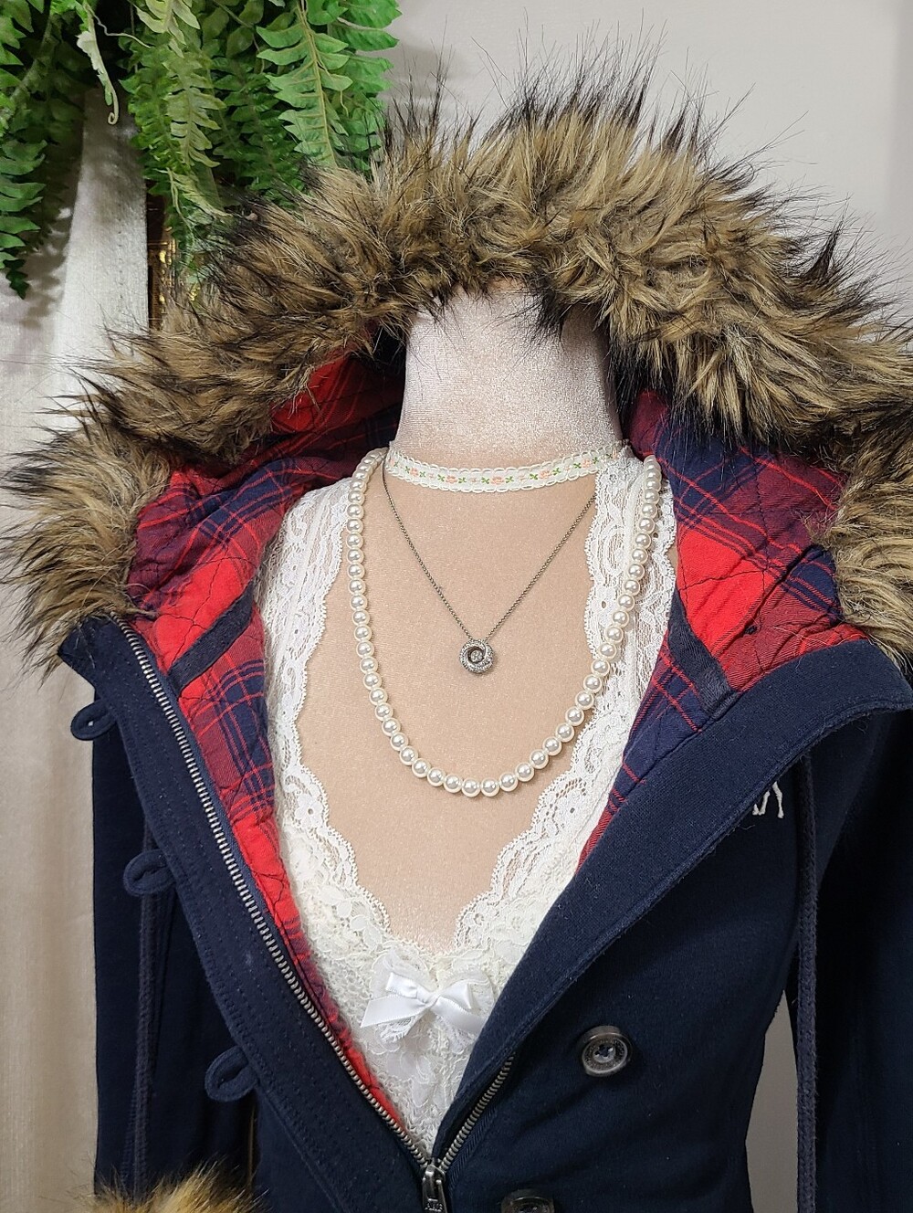 Vintage Abercrombie ♡ Y2K ♡ Navy Blue Plaid Lining Hoodie Faux Fur Hood Trim - Picture 2 of 9